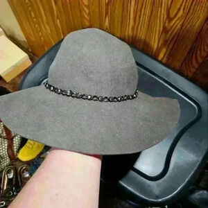 C.C Floppy wool hat. Gray w chain & jeweled band